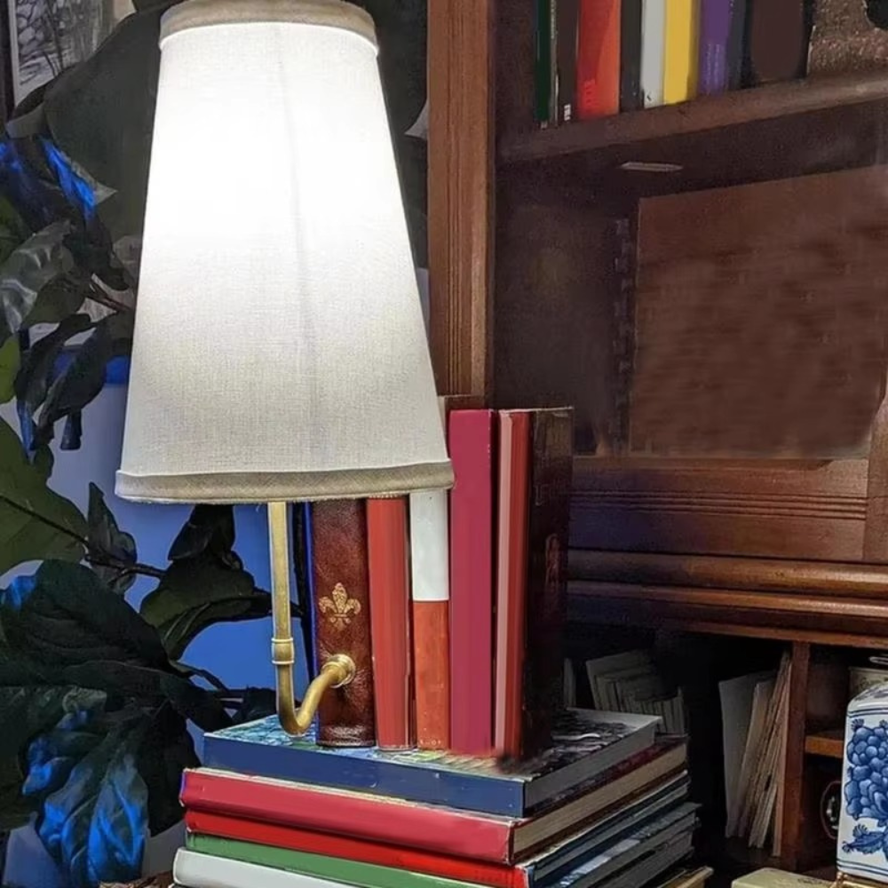 Novel-Bookshelf-Light – Vintage Book Glow for Cozy, Styled Spaces