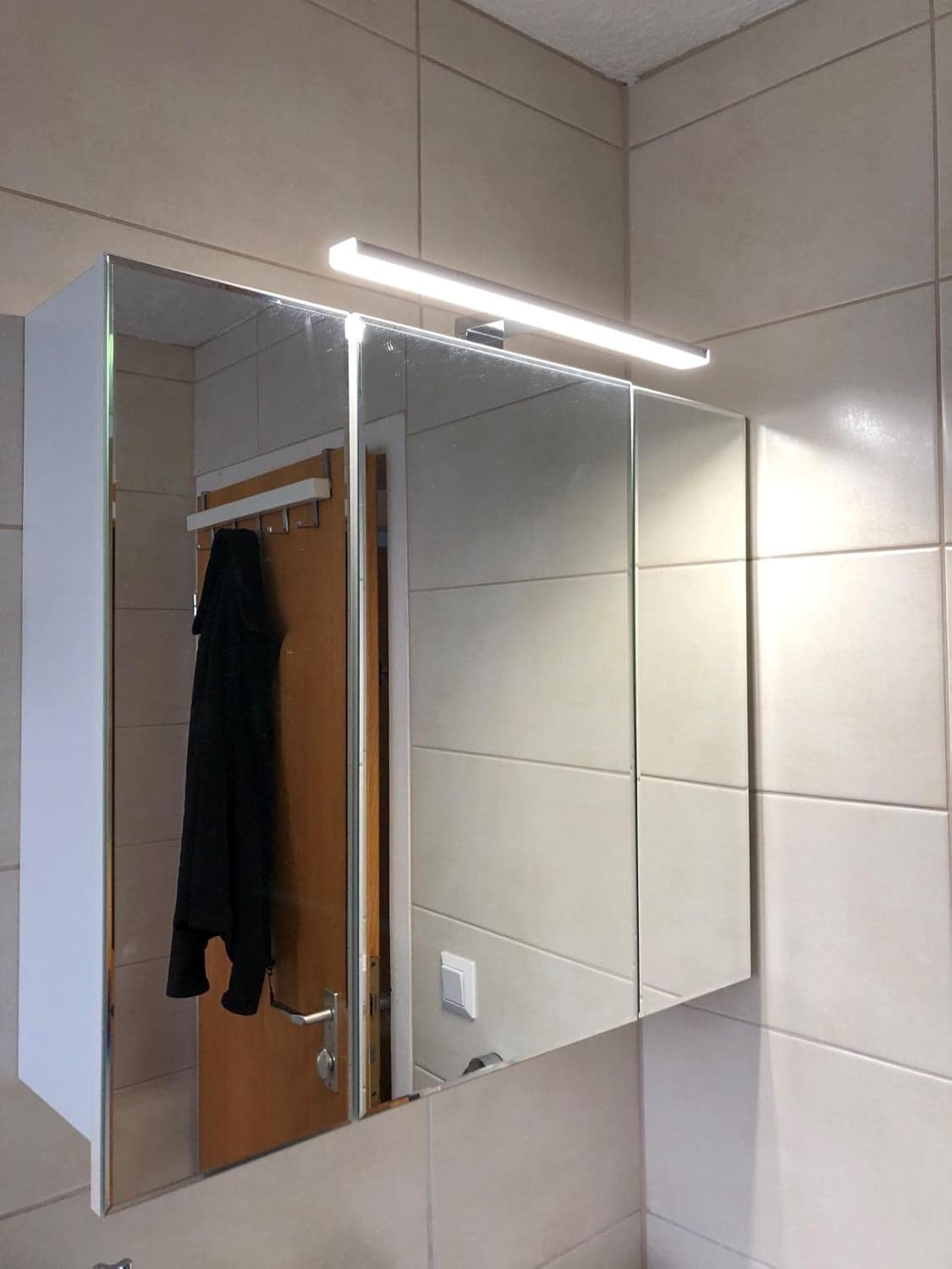 Perfect Lighting Every Day – MirrorBeam 10W LED Bathroom Light